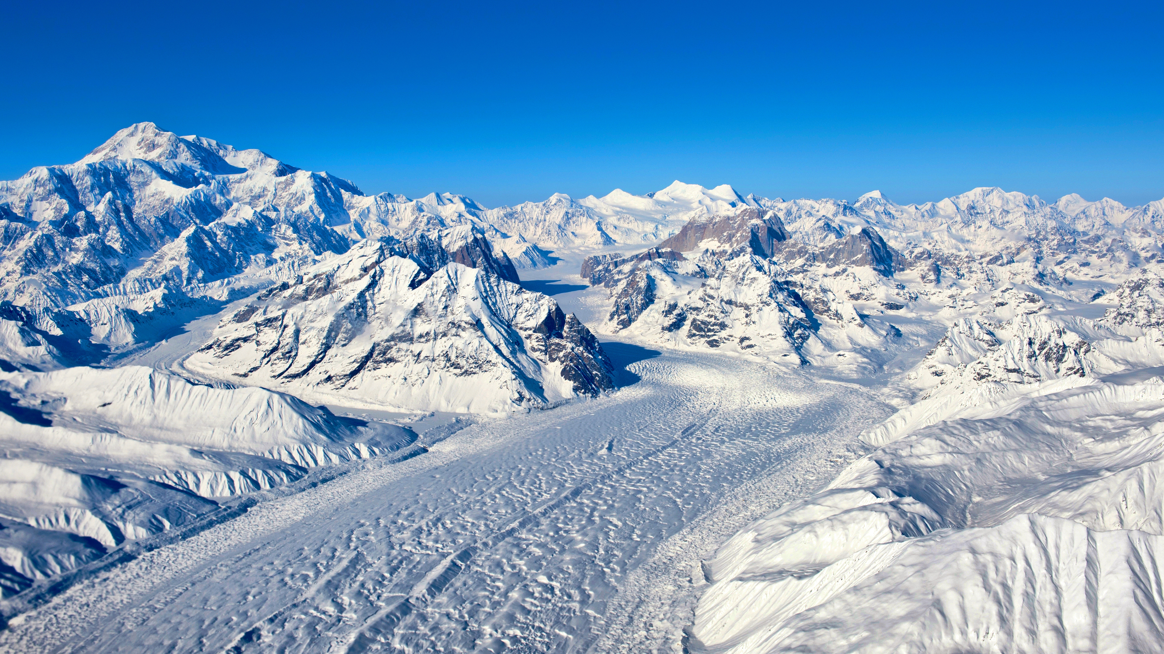 Обои небо, горы, снег, природа, зима, вершины, ледник, гималаи, the sky, mountains, snow, nature, winter, tops, glacier, the himalayas разрешение 4000x2250 Загрузить