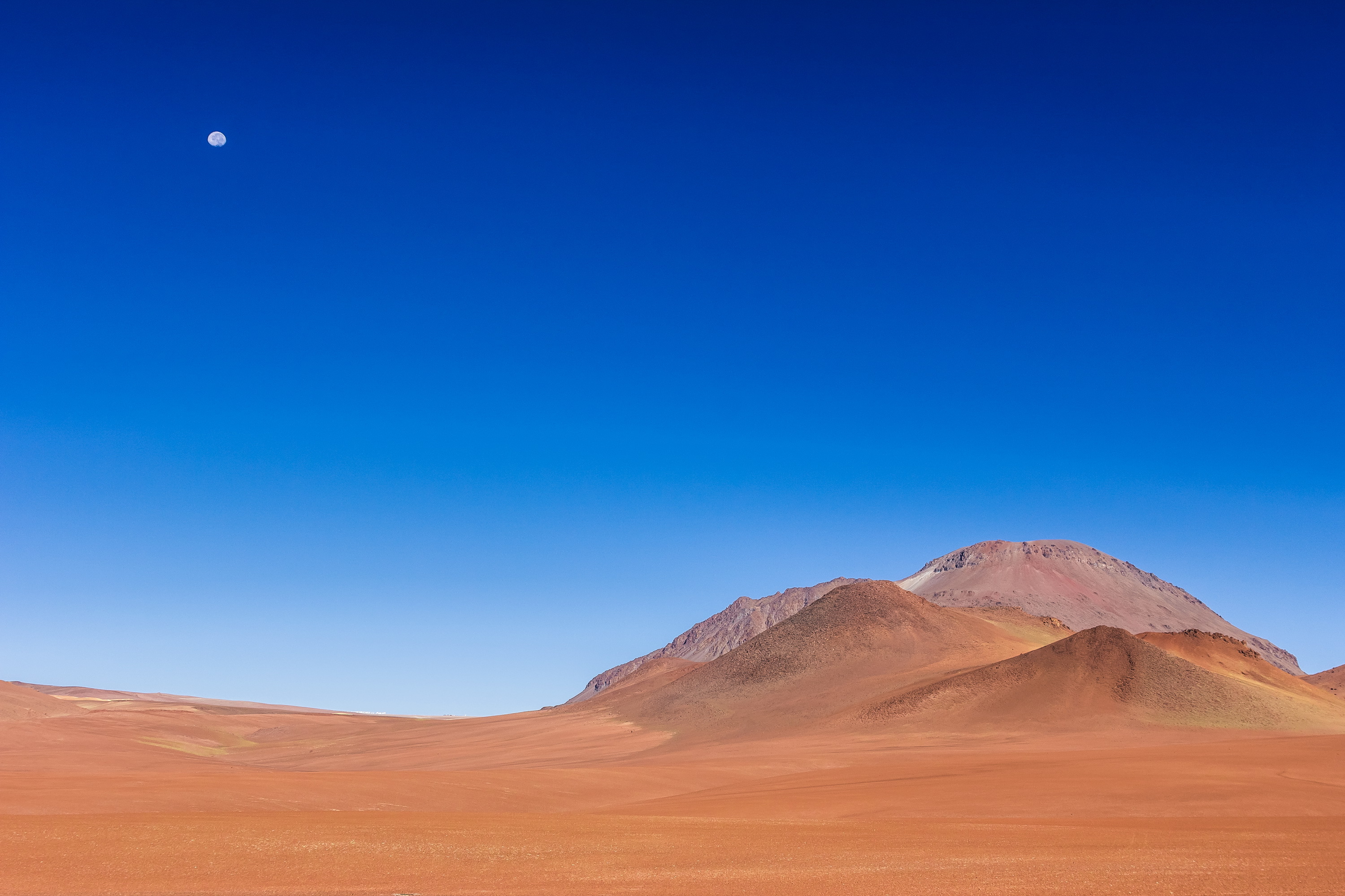 Обои небо, пейзаж, песок, пустыня, луна, the sky, landscape, sand, desert, the moon разрешение 3000x2000 Загрузить