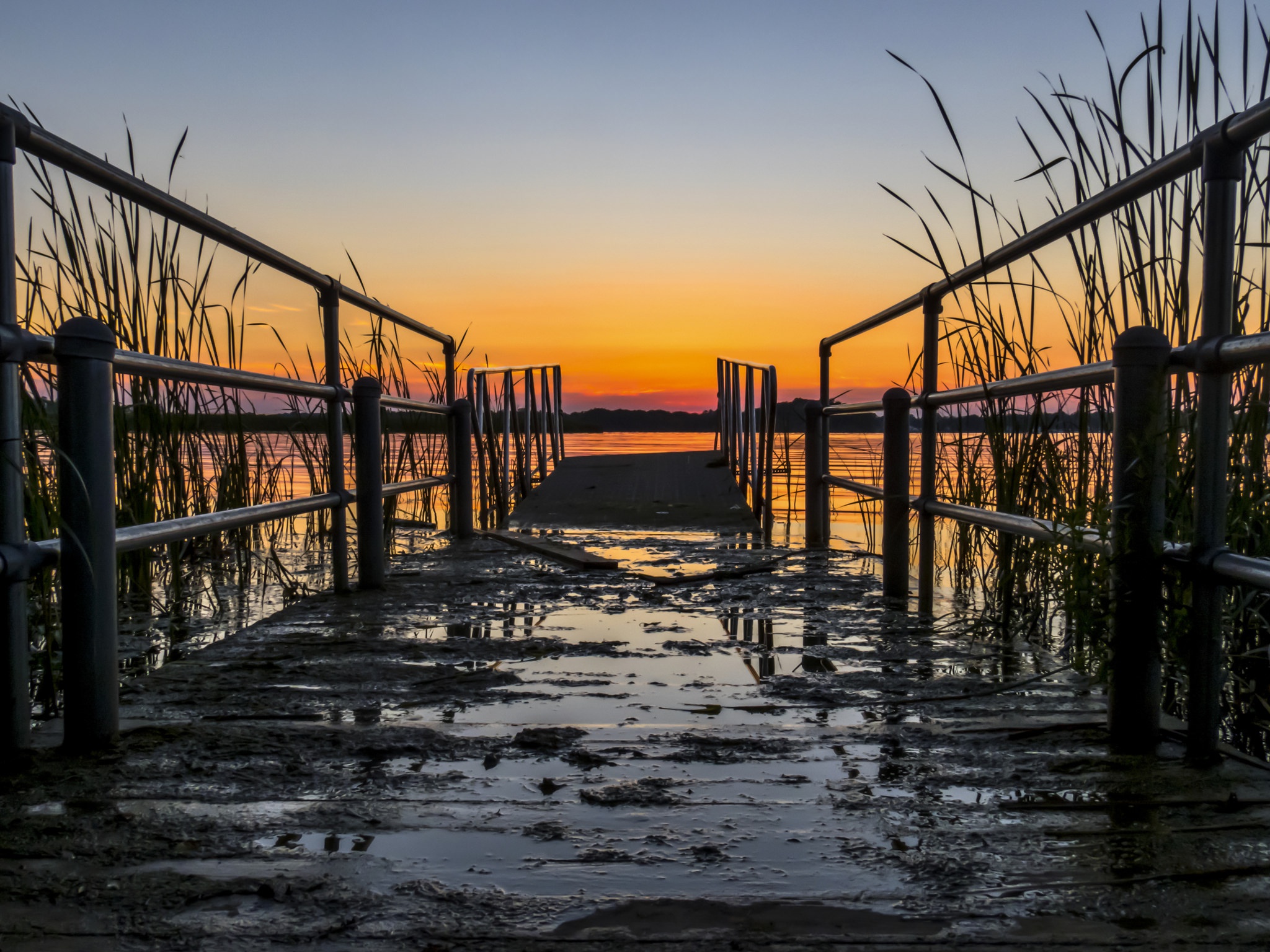 Обои озеро, мостик, закат, пирс, lake ontario, braddock bay, lake, the bridge, sunset, pierce разрешение 2048x1536 Загрузить