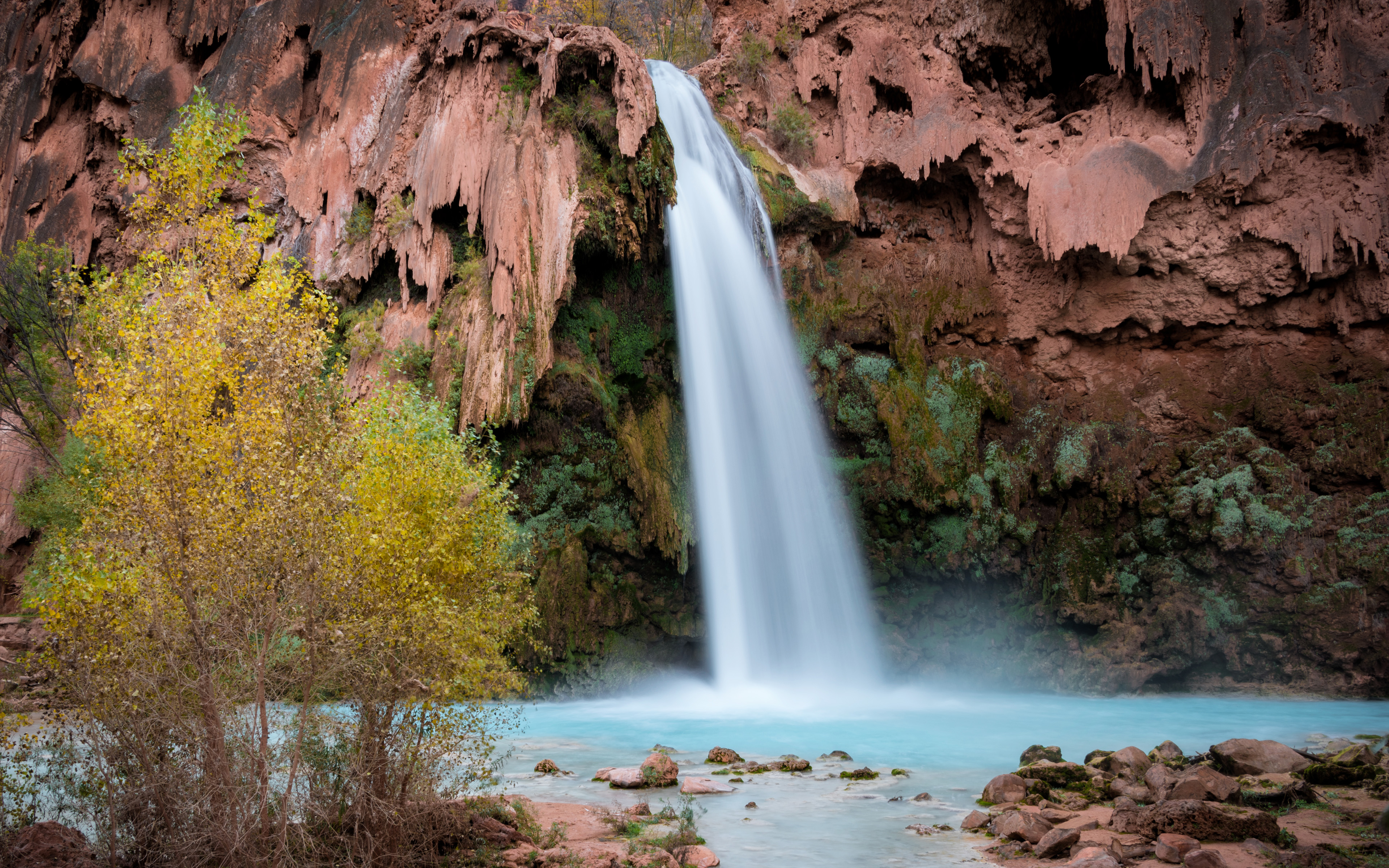 Обои река, скалы, природа, водопад, осень, michael wilson, river, rocks, nature, waterfall, autumn разрешение 3840x2400 Загрузить