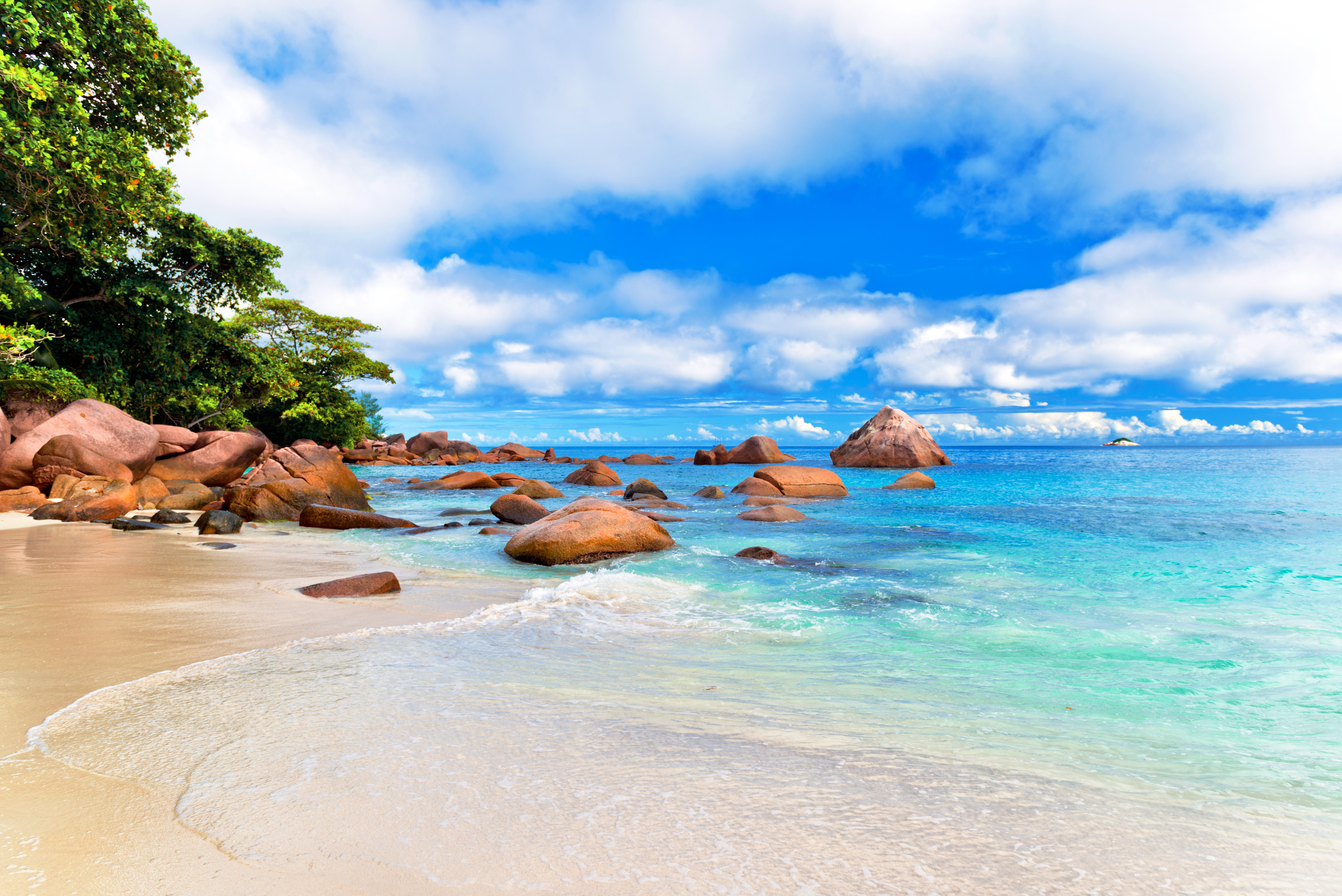 The beach. Гранд-анс, ла-Диг, Сейшелы. Пляж анс Интенданс Сейшелы. Anse Lazio пляж. Сейшелы Лазурный берег.