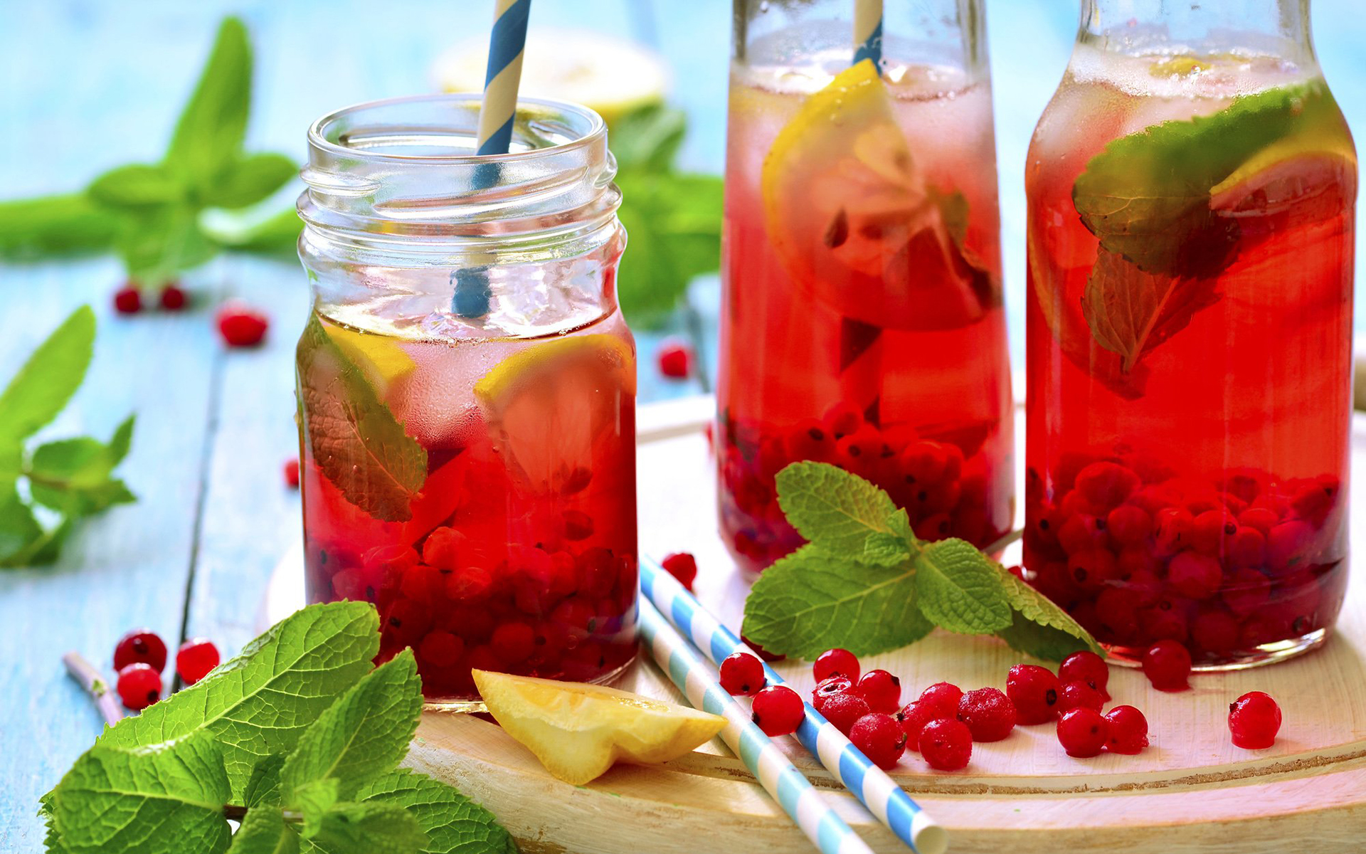 Обои мята, напиток, лимон, ягоды, смородина, сок, лимонад, mint, drink, lemon, berries, currants, juice, lemonade разрешение 1920x1200 Загрузить