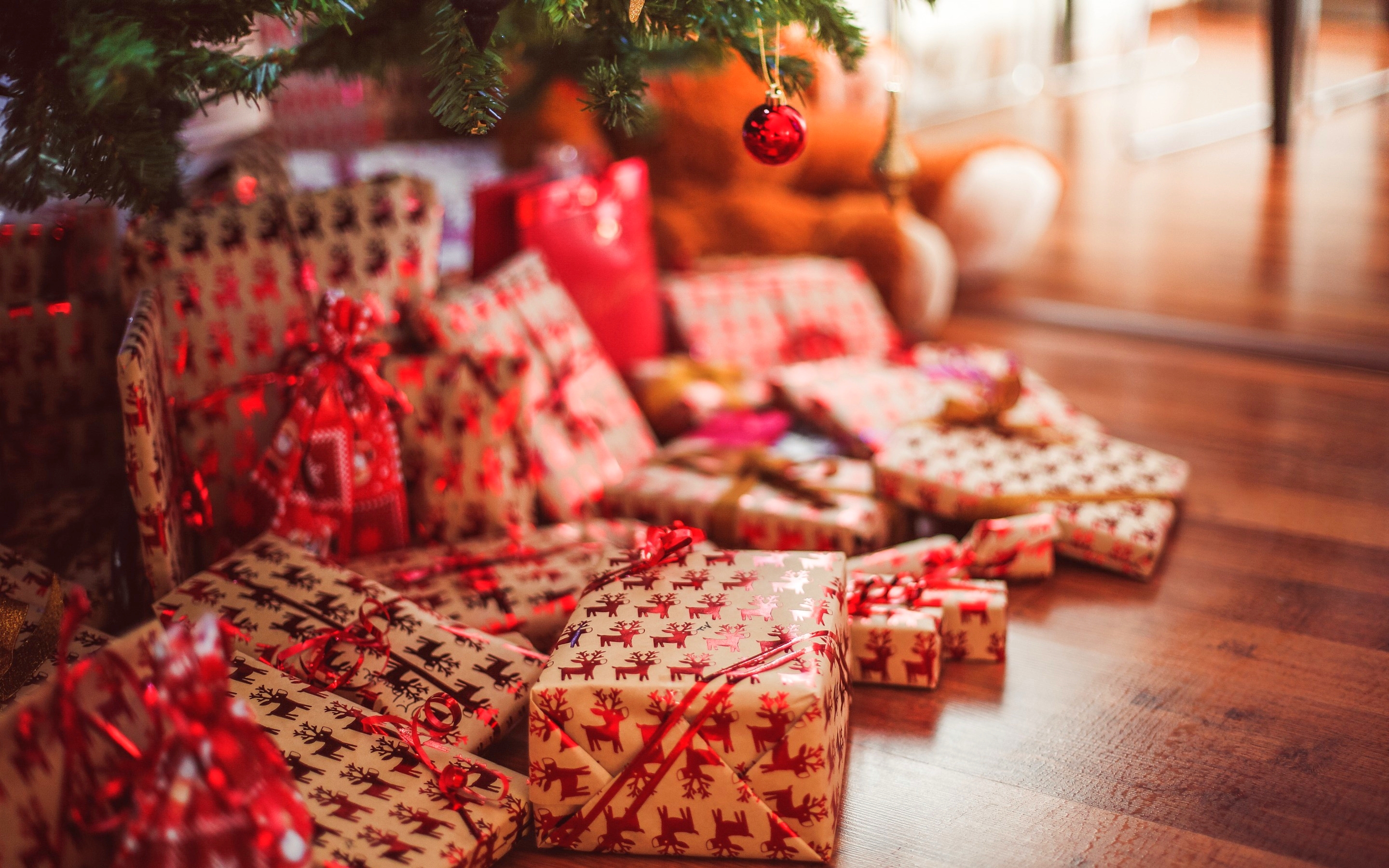 Обои новый год, подарки, олени, праздник, рождество, коробки, new year, gif...