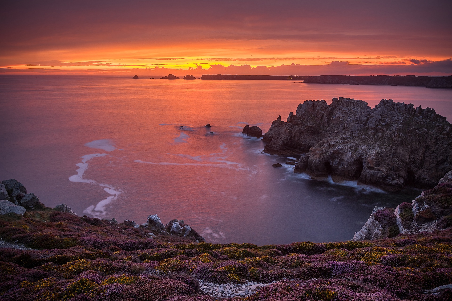 Обои скалы, pointe de dinan, закат, море, побережье, франция, бретань, остров прескиль де крозон, presqu'ile de crozon, rocks, sunset, sea, coast, france, brittany, lyon isle de crozon, the presqu'ile de crozon разрешение 1920x1277 Загрузить