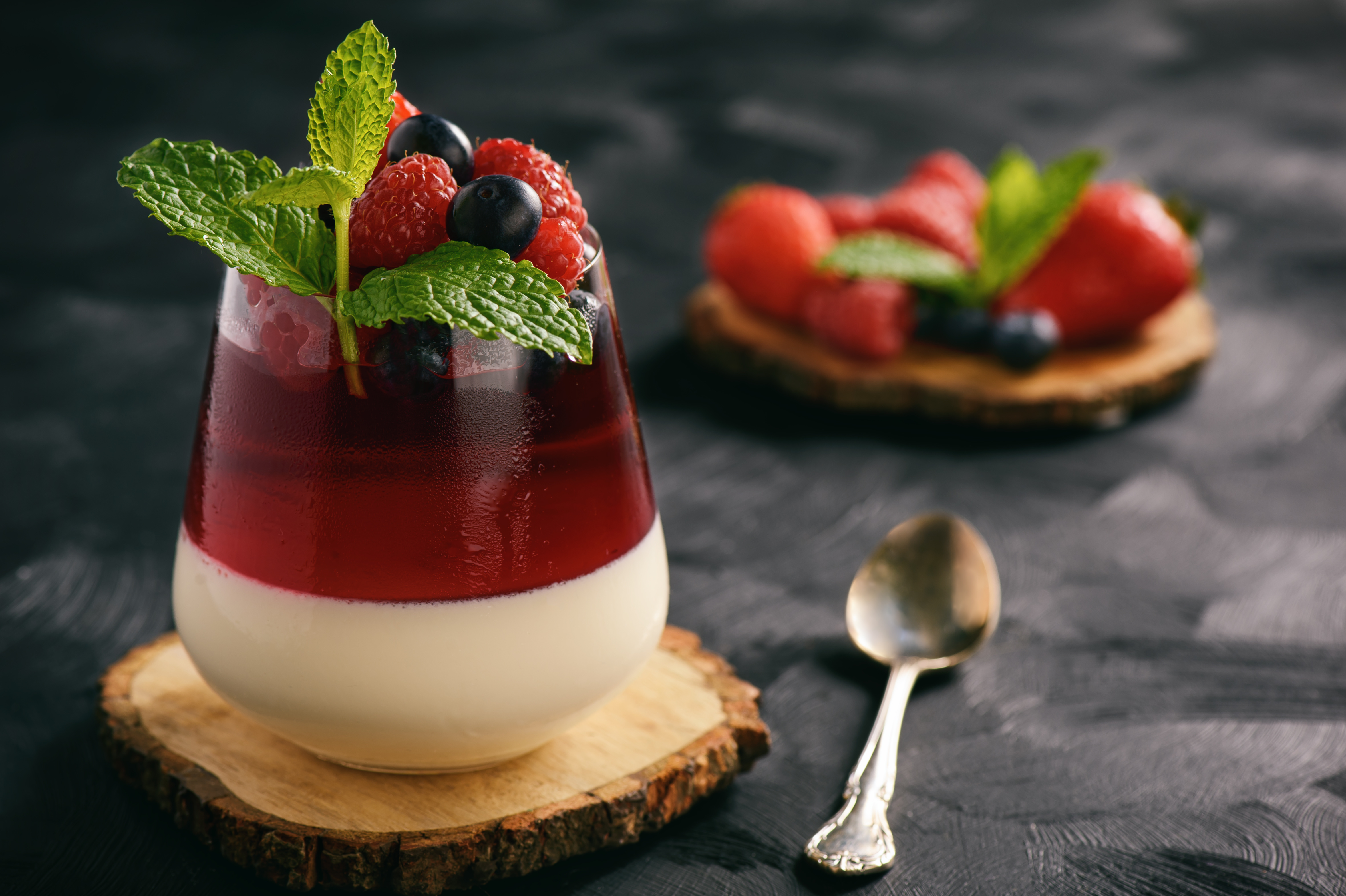 Обои ягоды, сладкое, десерт, желе, панна-кота, крем, berries, sweet, dessert, jelly, panna cotta, cream разрешение 4715x3138 Загрузить