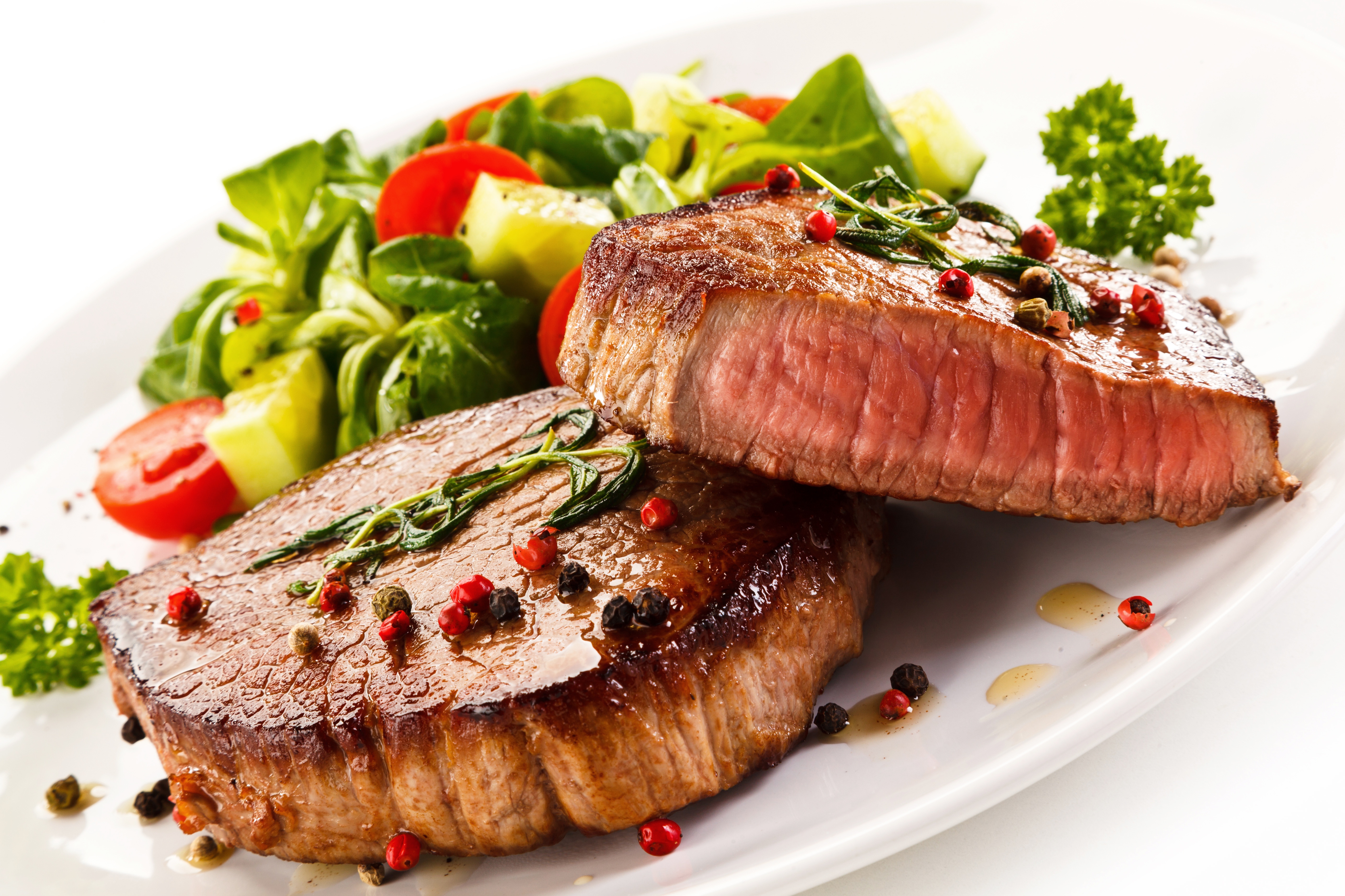Обои зелень, овощи, мясо, помидор, салат, пряности, бифштекс, greens, vegetables, meat, tomato, salad, spices, steak разрешение 5616x3744 Загрузить