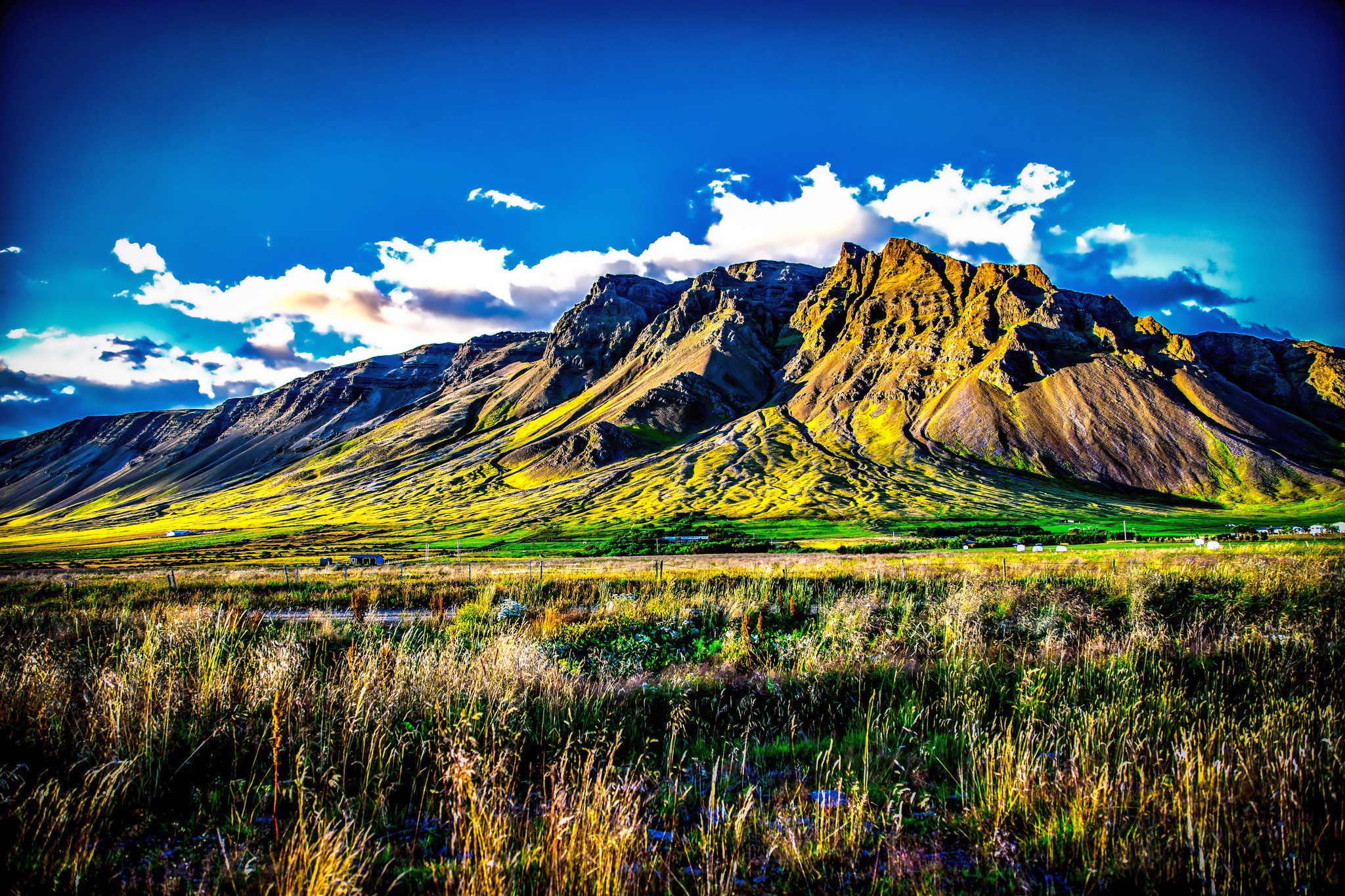 Обои небо, трава, облака, горы, исландия, kerhólakambur, the sky, grass, clouds, mountains, iceland разрешение 2048x1365 Загрузить