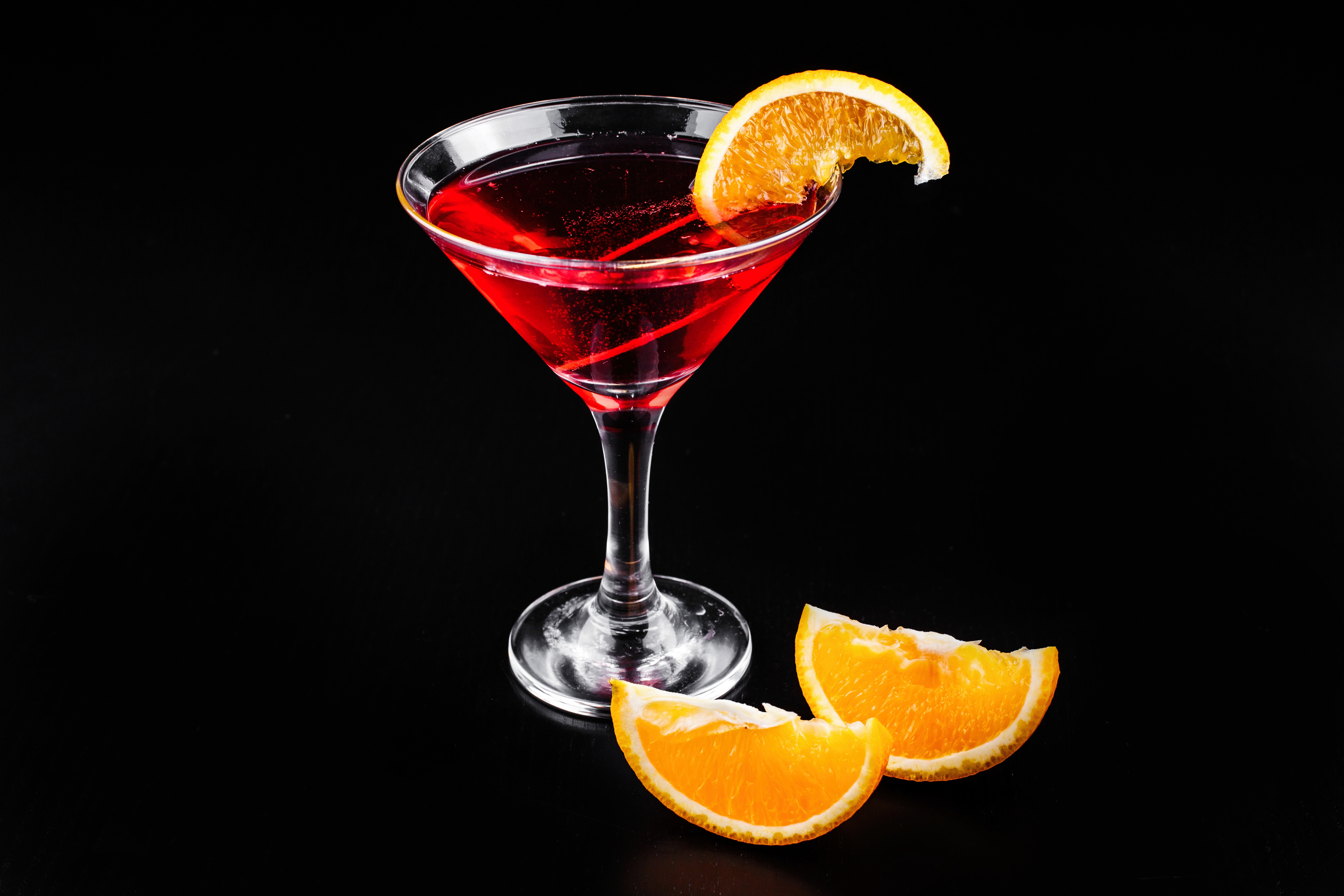 Обои напиток, бокал, черный фон, апельсин, коктейль, drink, glass, black background, orange, cocktail разрешение 5164x3443 Загрузить