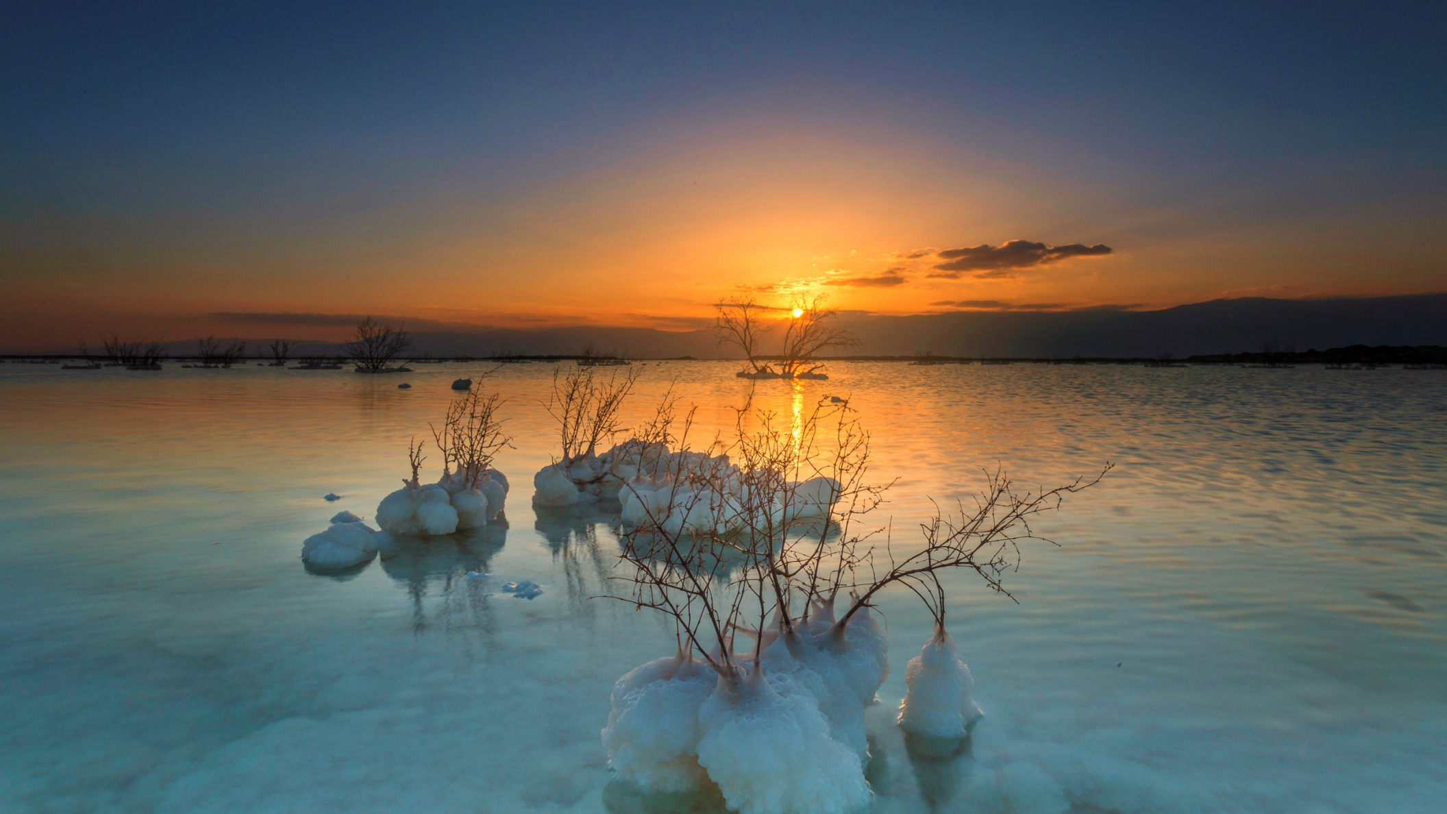 Обои солнце, закат, соль, мертвое море, the sun, sunset, salt, the dead sea разрешение 2112x1188 Загрузить