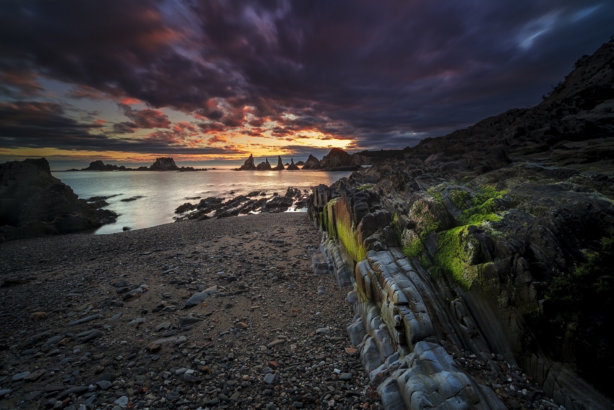 Обои камни, берег, закат, море, stones, shore, sunset, sea разрешение 2047x1366 Загрузить