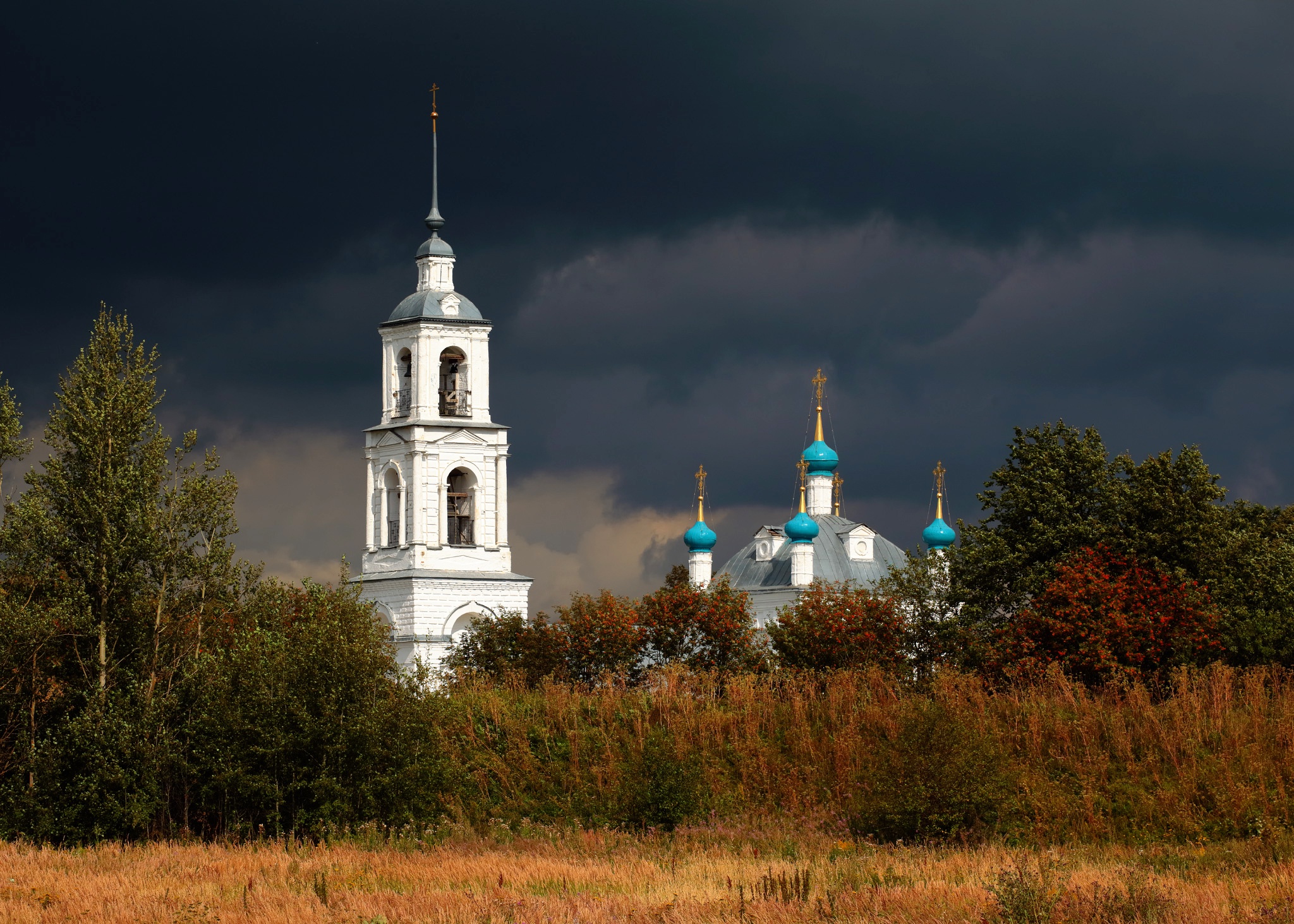 Обои храм, тучи, церковь, переславль залесский, temple, clouds, church, pereslavl zalessky разрешение 2048x1463 Загрузить