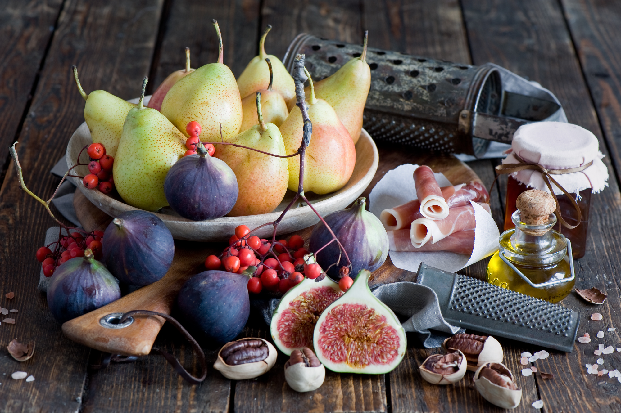 Обои фрукты, масло, орех, натюрморт, груша, инжир, бекон, инжи, fruit, oil, walnut, still life, pear, figs, bacon разрешение 2000x1331 Загрузить