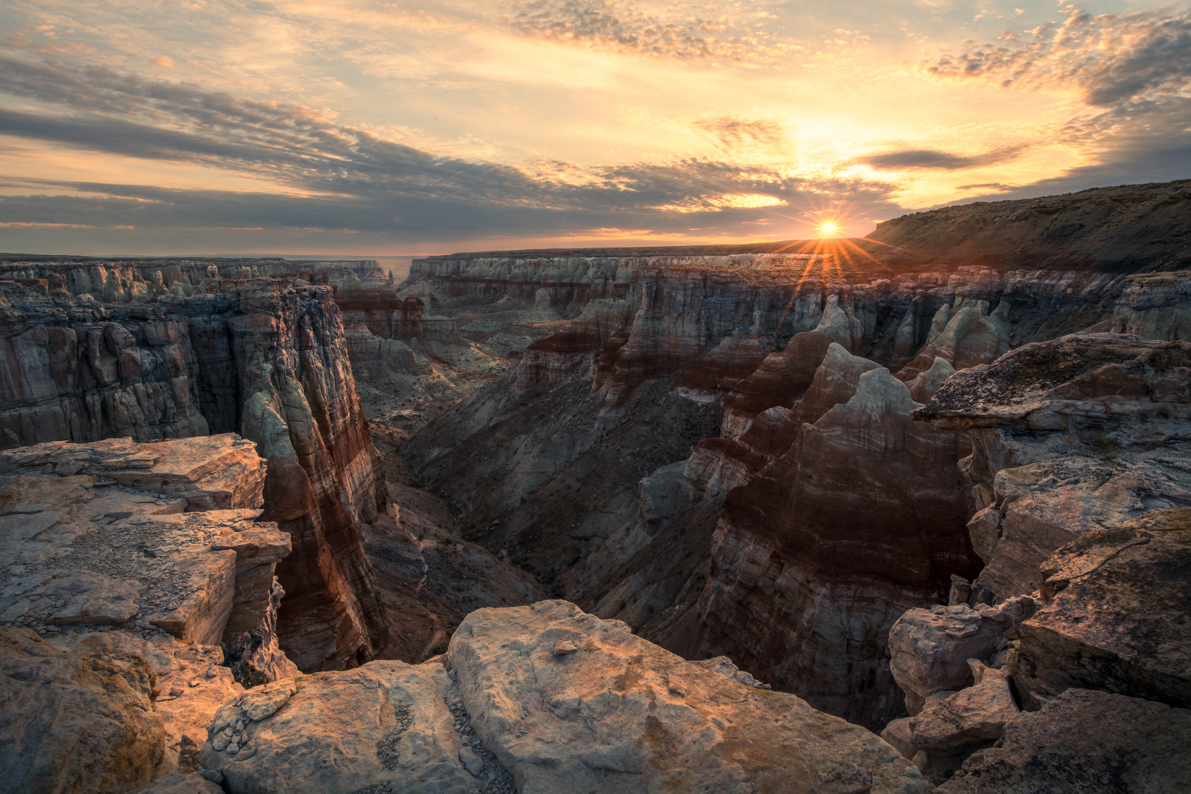 Обои горы, скалы, солнце, обрыв, гранд-каньон, каньоны, mountains, rocks, the sun, open, the grand canyon, canyons разрешение 3840x2560 Загрузить