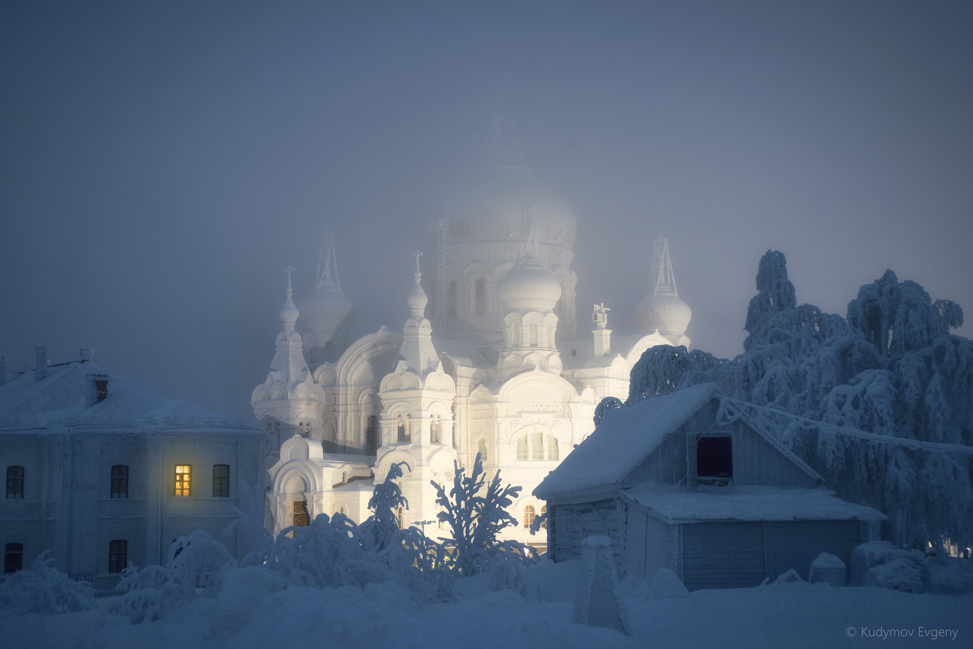 Белая гора Белогорский монастырь
